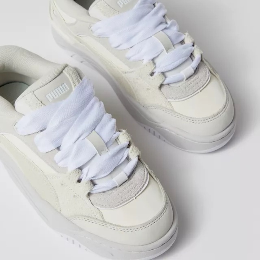 Puma Cream and White 180 remix Sneakers